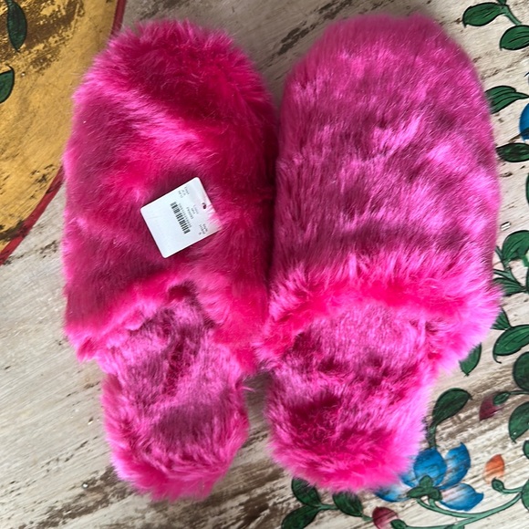 J. Crew Shoes - Jcrew slippers small